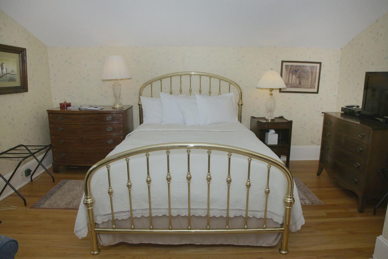 Bykenhulle House Bed And Breakfast Hopewell Junction Exterior photo